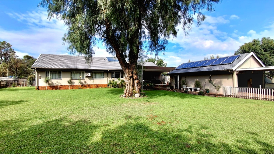 4 Bedroom Property for Sale in Vaalpark Free State
